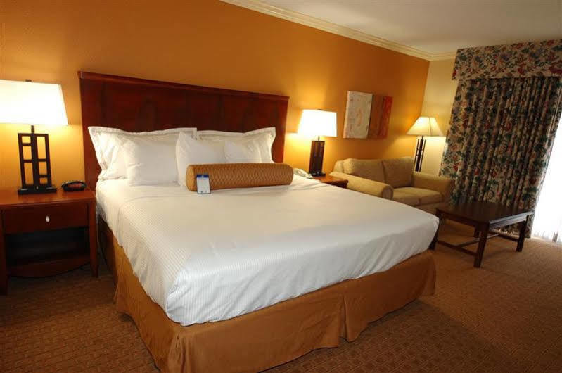 באטון רוז' Best Western Richmond Suites H מראה חיצוני תמונה